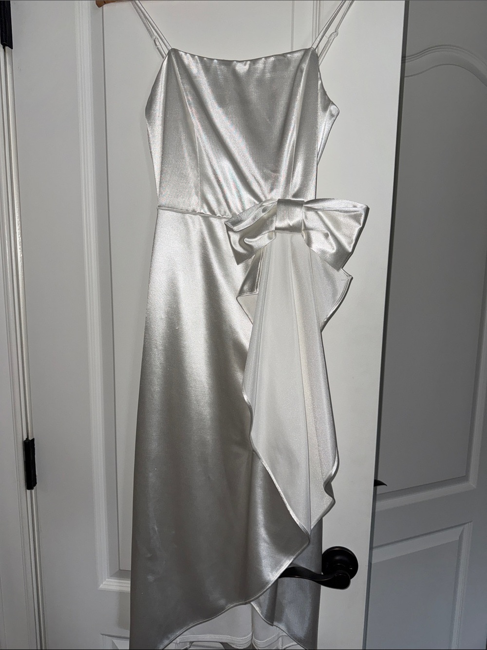 Lulu's Silver-White Satin Midi Dress with Side Bow